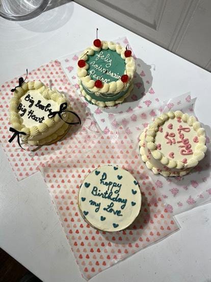 Bento Cake Personnalisé – Format Unique 4 à 5 Parts